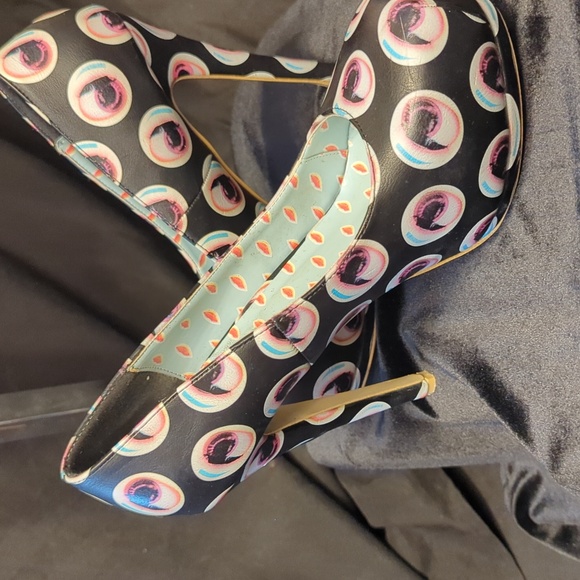 One Eyed Wanda platform heels from Iron Fist - Picture 3 of 6